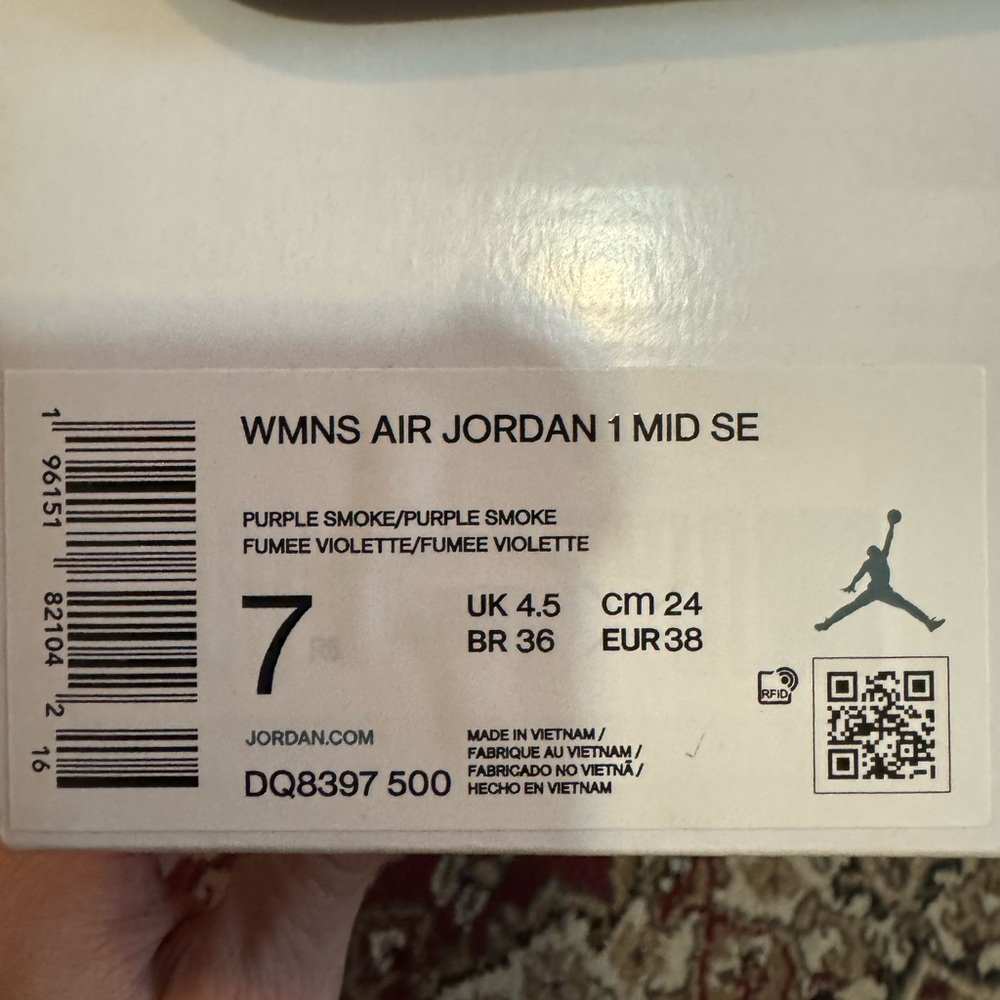 New in box. Air Jordan 1 mid SE. purple smoke size 7 - Picture 2 of 6